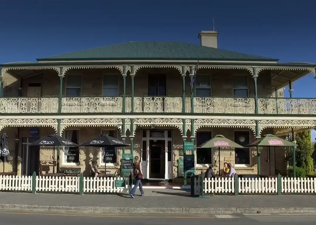 Richmond Arms Hotel